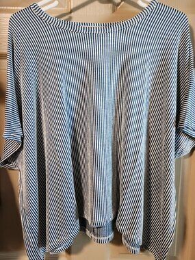 Zenana Blue & White Striped Short-Sleeve Shirt, size small/medium, new